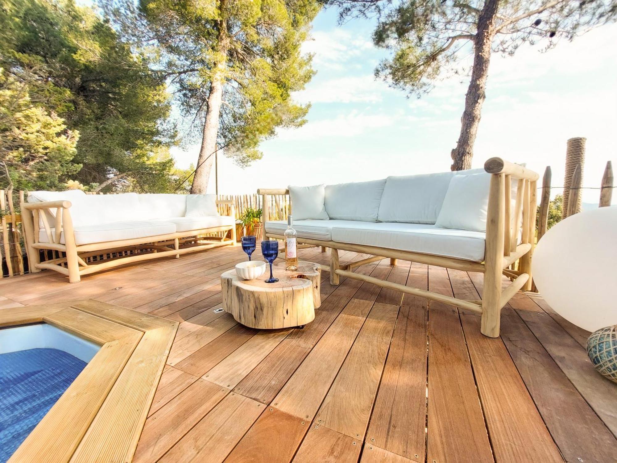 Chalet, Oasis Et Vue Mer,proxi Circuit Paul Ricard Camping Le Castellet (Var)