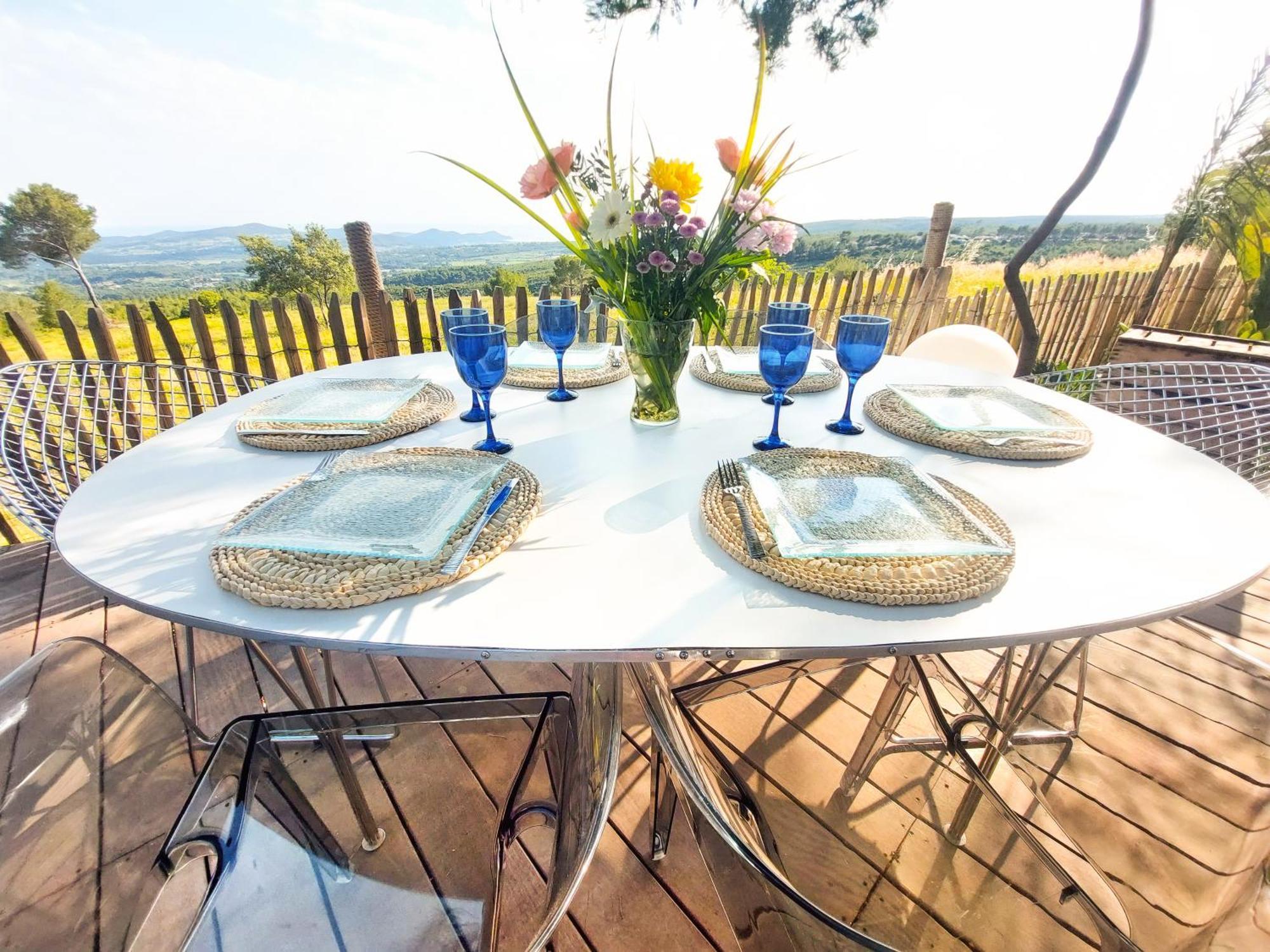 Chalet, Oasis Et Vue Mer,proxi Circuit Paul Ricard Campingplatz Le Castellet (Var)